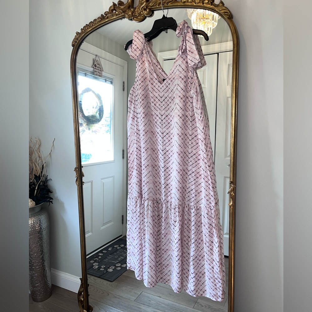 Beautiful tie shoulders dress